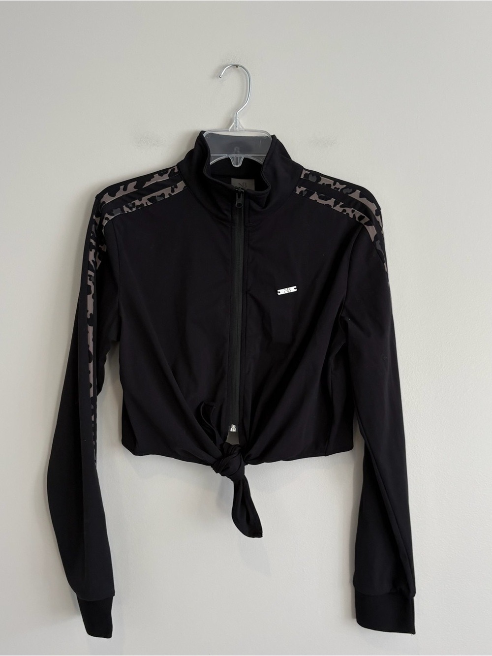 Noire Blanc NB Cropped Black Zip-Front Track Jacket with Camo Trim Size XL